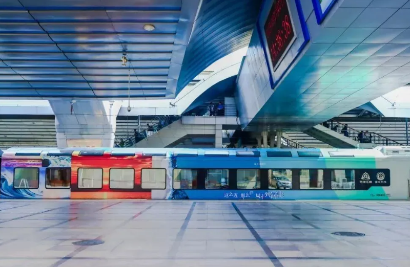 京津冀首列全景旅行列车：：NG大舞台显示手艺赋能“文旅列车”新场景